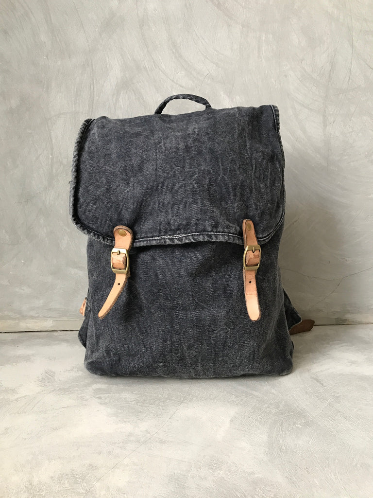 ANAK [young] - small stonewashed canvas backpack